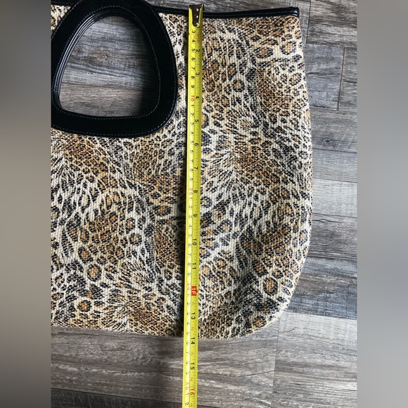 Animal Print Handbag - Picture 6 of 10